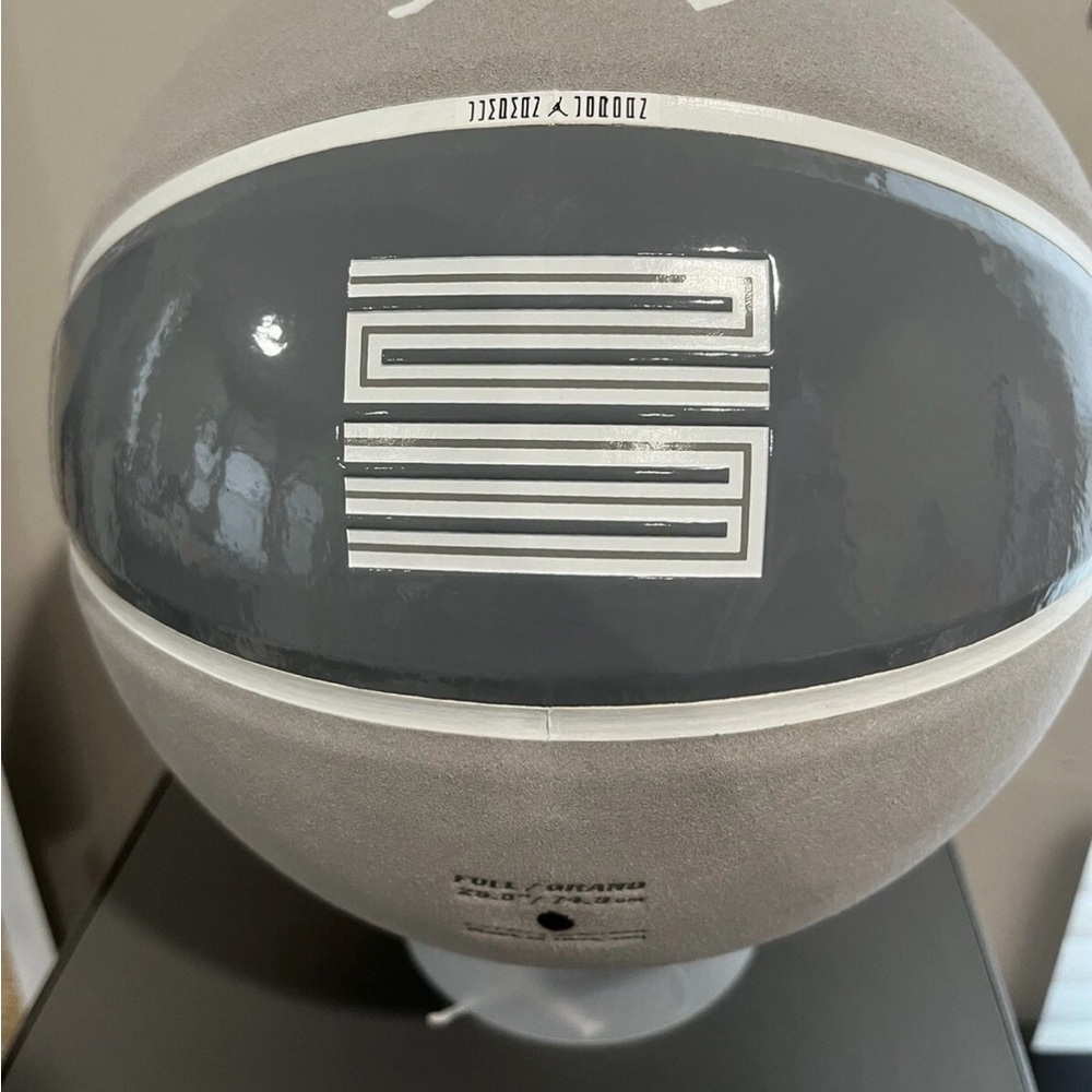 New Nike Jordan Retro 11 Premium 8P Basketball Cool Grey Size Ball 29.5 Size 7